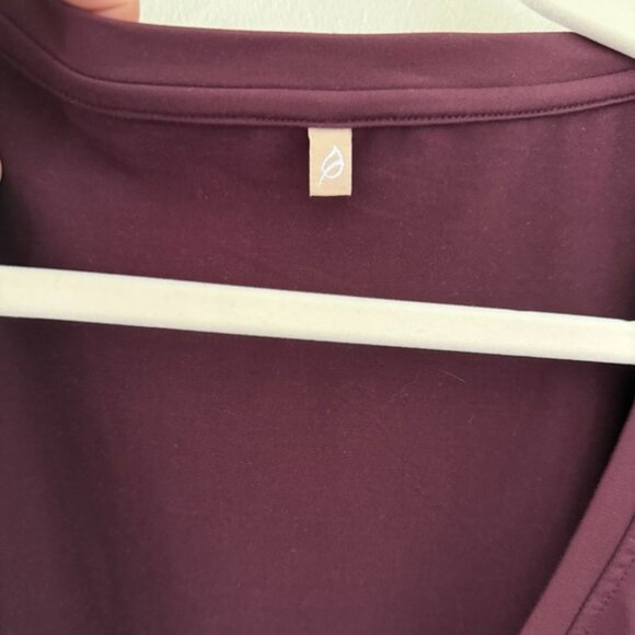 P'tula Vivian V Neck Cranberry Womens XL Workout Exercise Athlesiure Running Tee - Picture 3 of 3